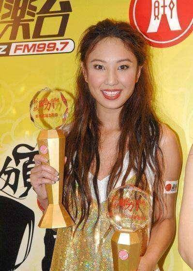演艺生涯霉运连连?港女郑希怡真的很衰吗?