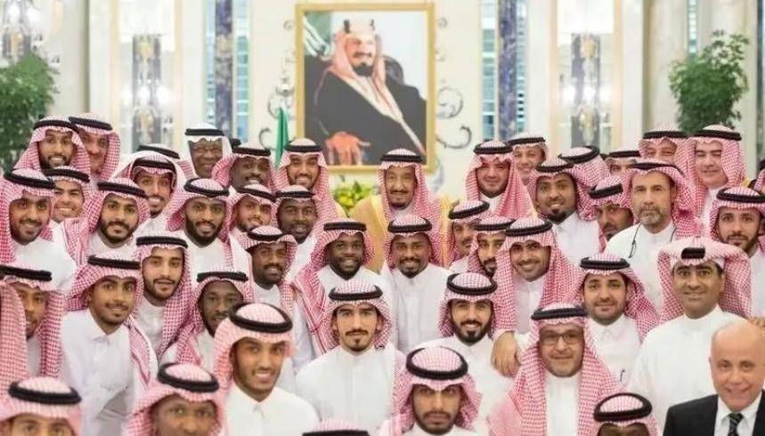 原创沙特王室究竟多有钱豪华团队全球炫富3000王子上演夺嫡大戏