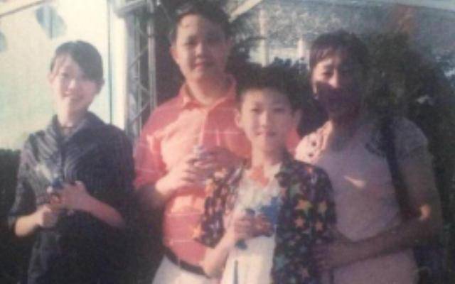 父母入狱,惨遭女友抛弃的丁伟,如今怎样了_丁万_儿子_父亲