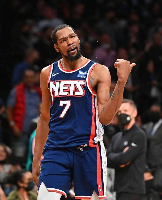 原创詹姆斯39岁依然能得分如风他的巅峰还要持续多久