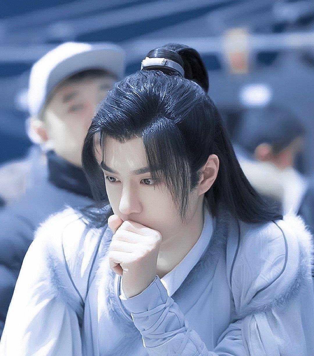 恭喜赵丽颖王一博分获金鹰奖观众喜爱的男女演员奖有翡cp真的绝