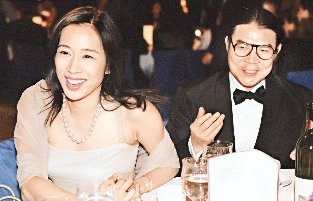 原创广东一枝花侯玉婷曾和霍震霆传绯闻如今65岁成了模范婆婆