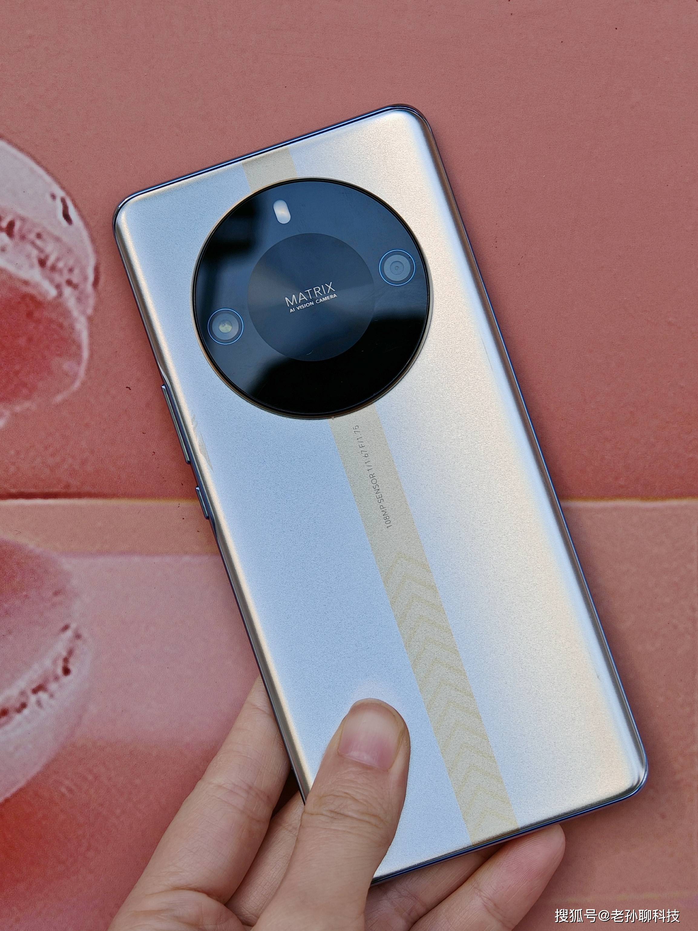 友商尴尬了,荣耀x50 gt登好评榜前三名,千元机打败旗舰!