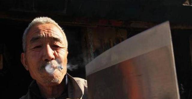 原创80岁中国刀王多厉害一把刀要价千元顾客却遍布半个地球