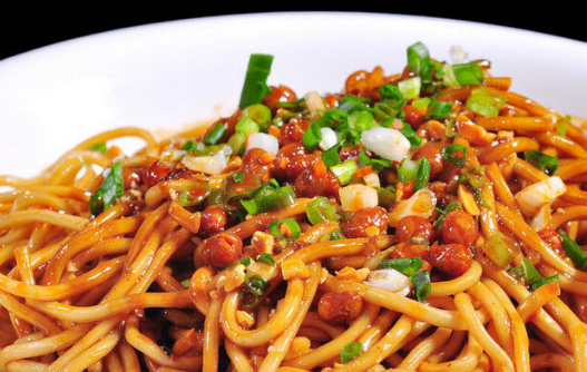 原创为何热干面只在武汉周边受到追捧而没有成国民级的餐饮品牌呢