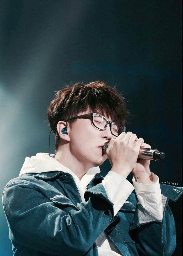 原创被薛之谦夸赞有灵性一曲消愁万千宠爱的他今天能晋级吗