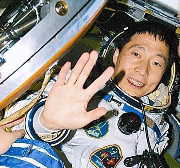 原创杨利伟在太空听到神秘敲门声13年后谜底揭晓多亏他当时冷静