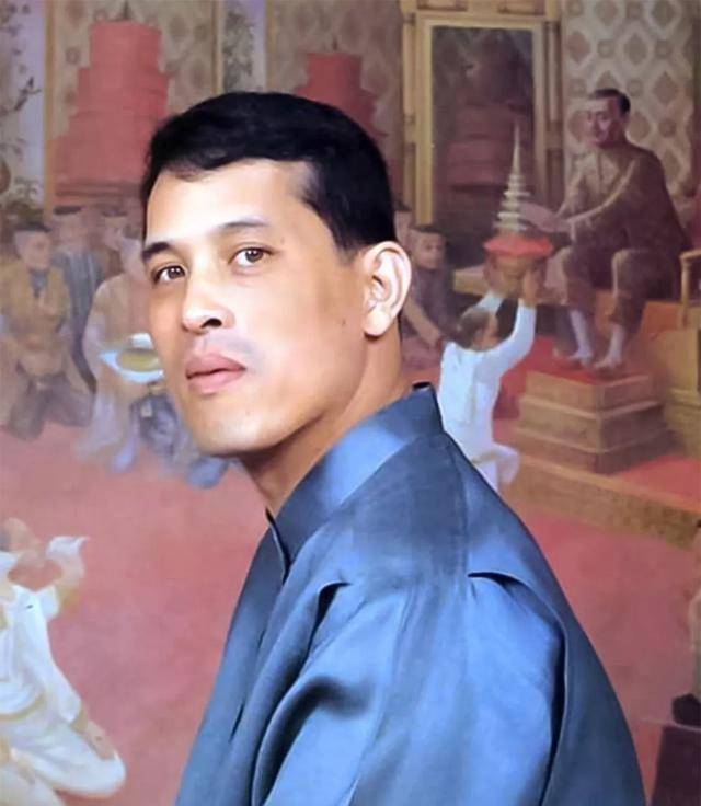 西哈莫尼国王和拉玛十世谁更英俊有图有真相