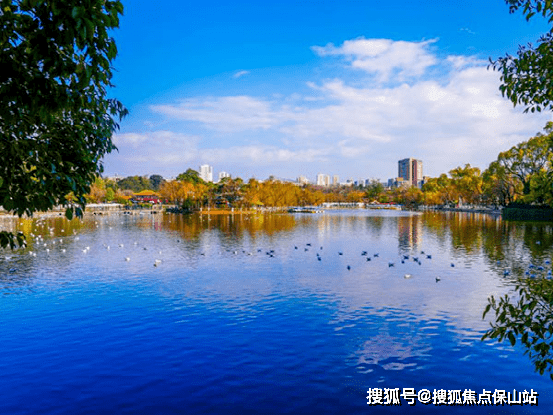 西华园等公园环绕,景观设施丰富编辑翠湖云顶项目以高品质的建筑和