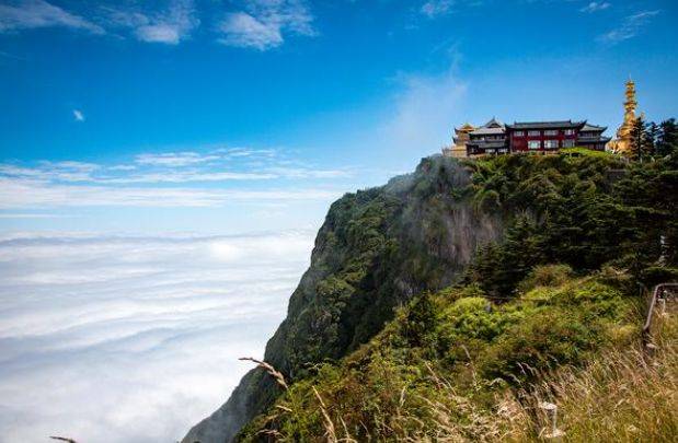 探寻峨眉山:云海之上的仙境之旅_游客_大自然_魅力
