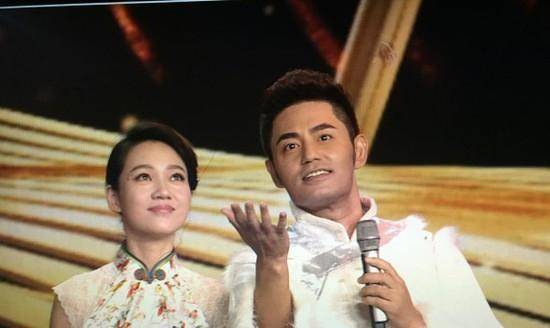 曾是安徽卫视当家一姐,最红时隐退嫁人生娃,儿子像极奥巴马_周群_工作