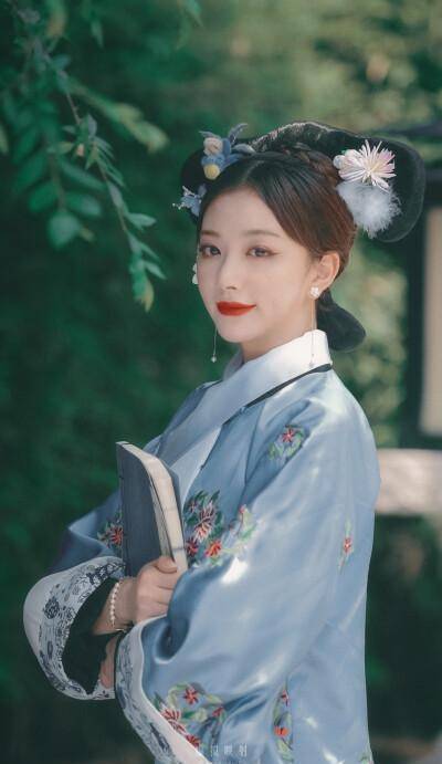 华少_因为_背景