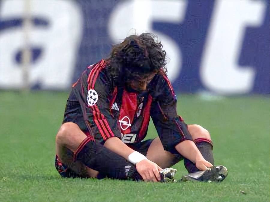 资料ac米兰20002001赛季欧冠3第2阶段小组赛排名第3出局