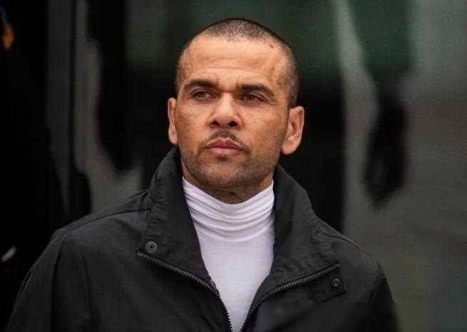 原创出来7天即与前妻复合阿尔维斯豪宅共度新生活