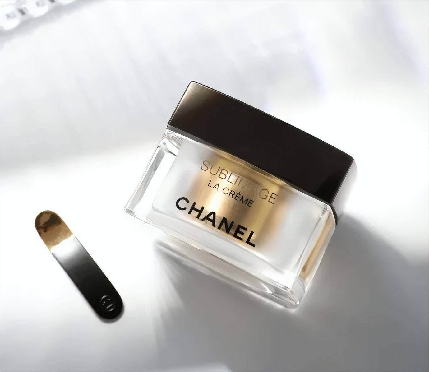 春夏干皮适用的粉底液粉霜推荐轻松拥有水润透亮的妆容