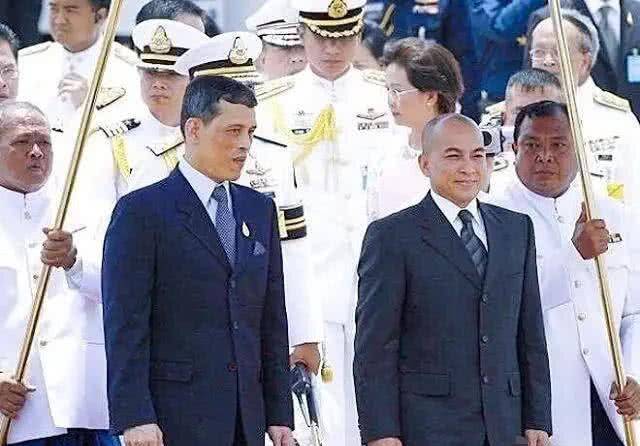 西哈莫尼国王年轻时英俊潇洒老了却判若两人原因何在