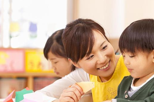 原创老师提醒孩子上幼儿园千万不要穿成这样