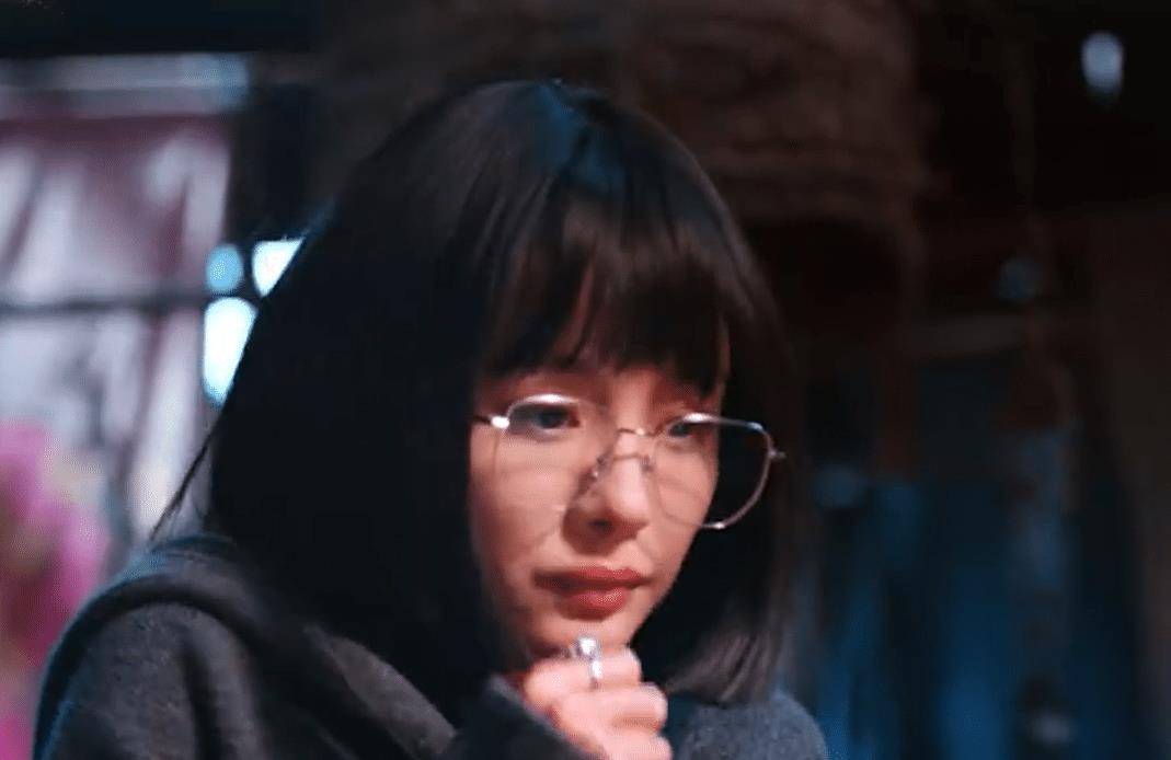 原创杨幂电影幺鸡造型曝光扮丑也盖不住美太美也是种负担