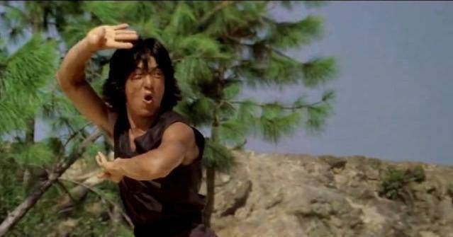 成龙的6岁17岁24岁30岁51岁出道47年就剪过一次短发