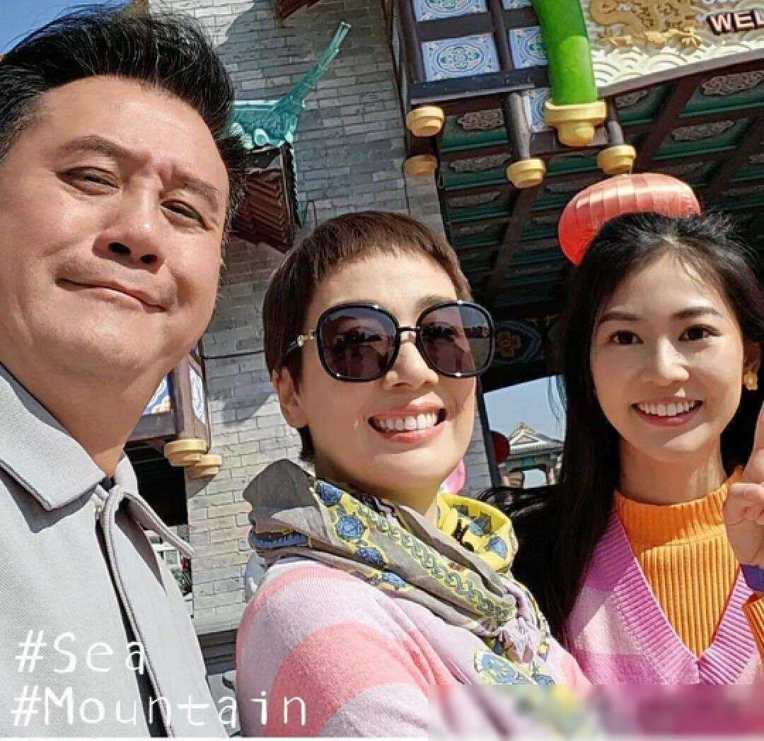 江美仪落魄视后没戏拍和豪门王者梁洛施相约捡垃圾