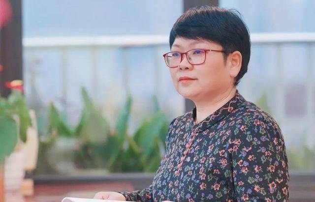 易永伦同心同行宁静致远——易永伦校长致师生及家长的信亲爱的老师们