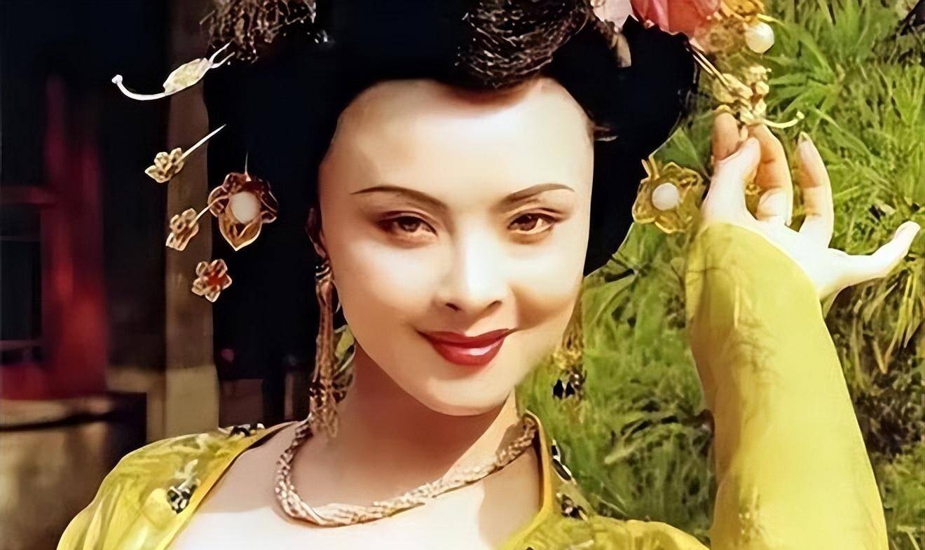 她在生命最后时刻,不惜花27万美元包机回国,5天后在故土离去_周洁