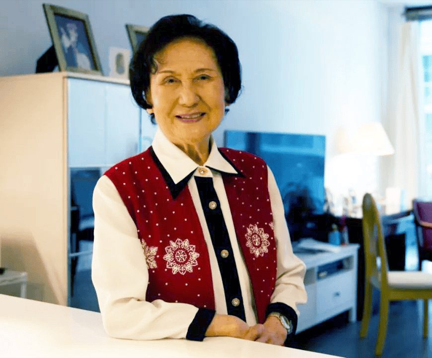 话剧皇帝石挥:42岁跳江,自杀有5个帮凶,遗孀童葆苓现状如何?