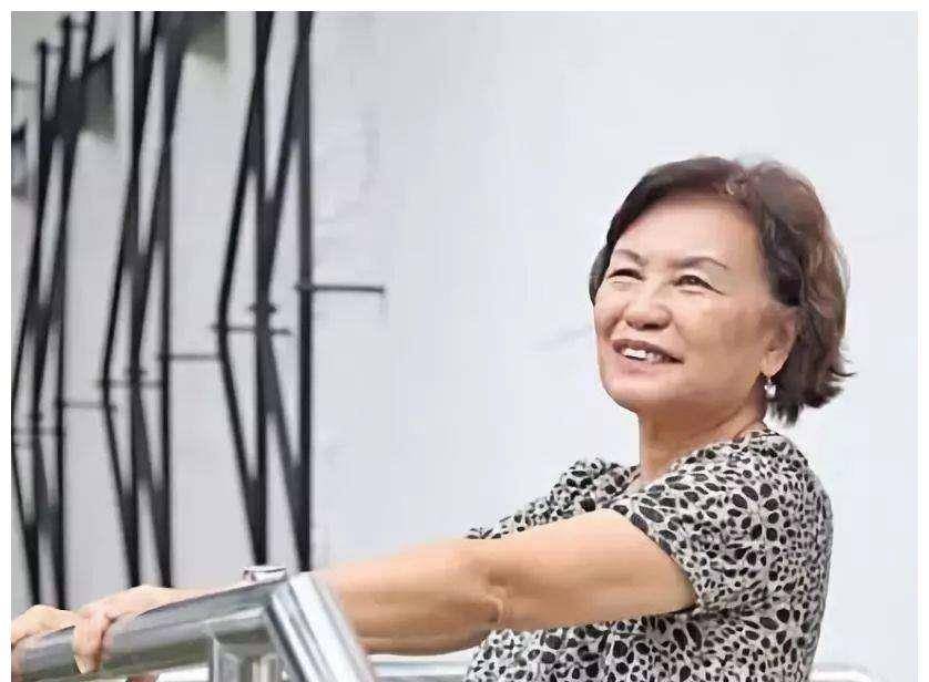 余慕莲一辈子扮丑没有结婚没有孩子却为300个孩子带去幸福