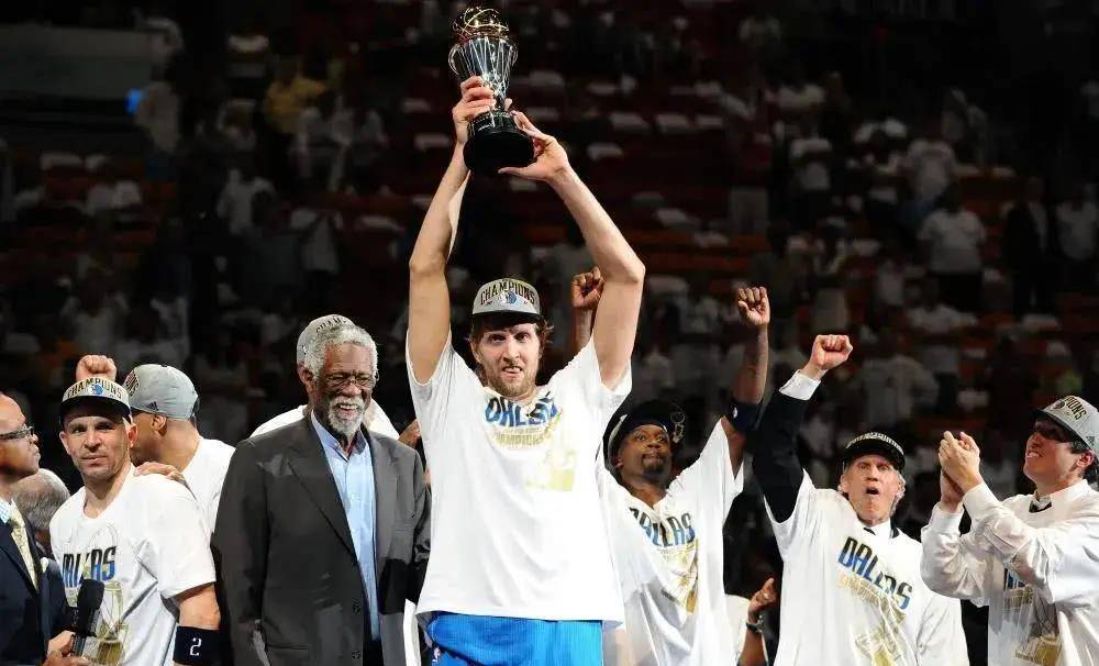 引起了巨大的争议,因为三人当时都是各自球队的领袖,且都是前一年 mvp