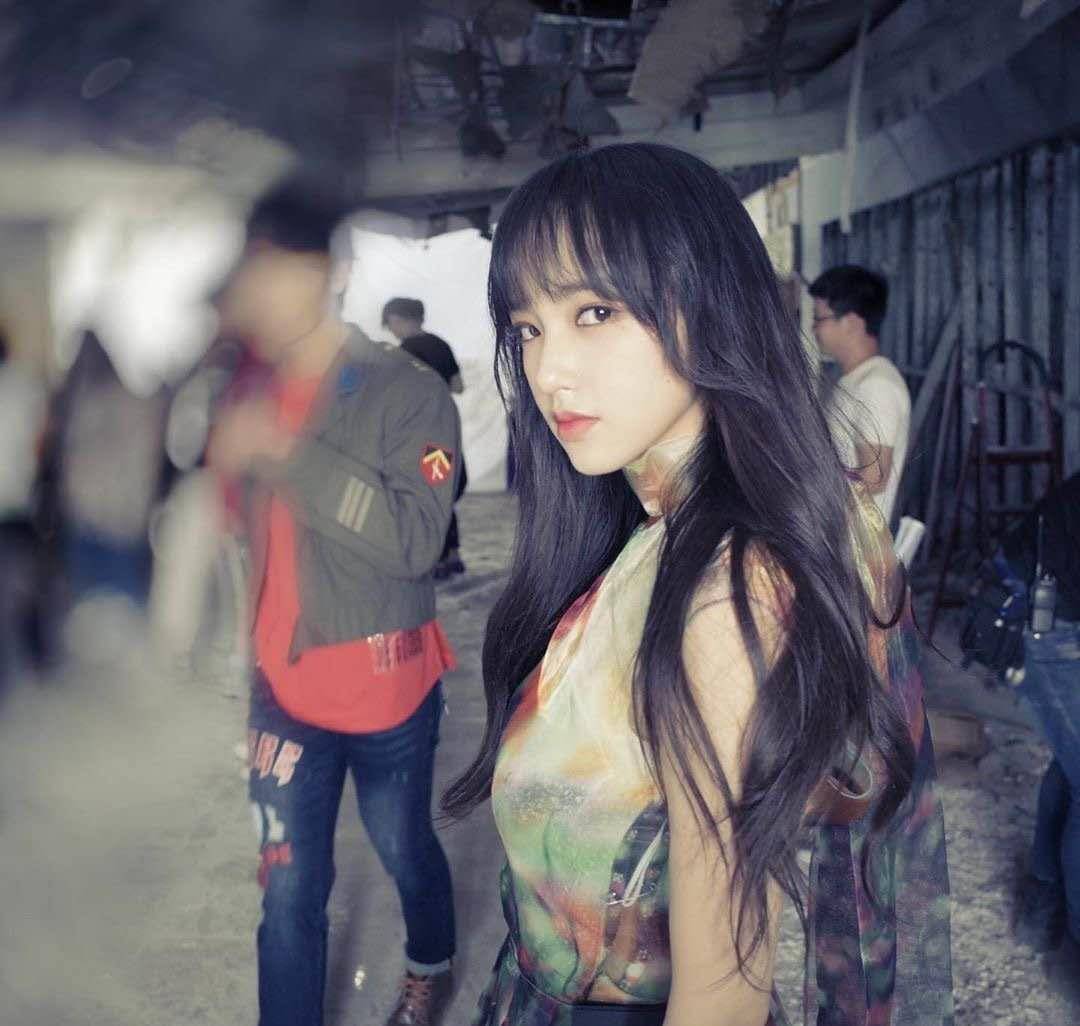 原创程潇真的只有100斤当镜头拍到全身之后小粗腿彻底暴露了