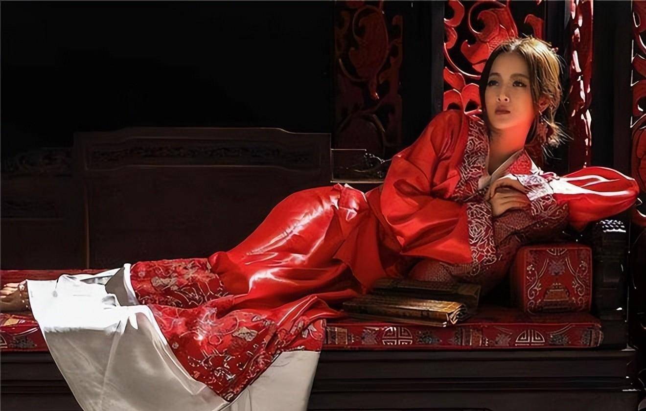 古代小妾职责除传宗接代外,还有个重要的作用,现今却为男人不齿