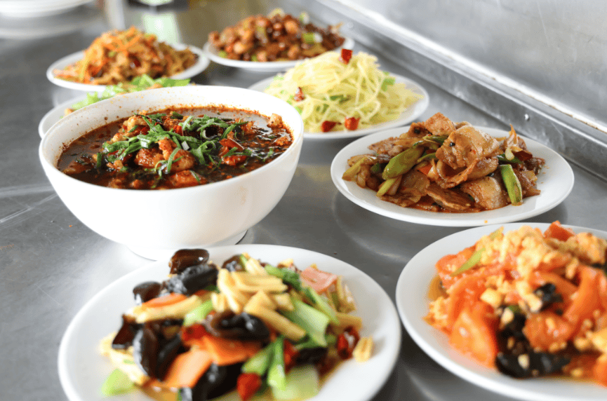 在这些列车上可以品尝到"三秦美食"↓↓↓t42/41次 西安—北京西k1686