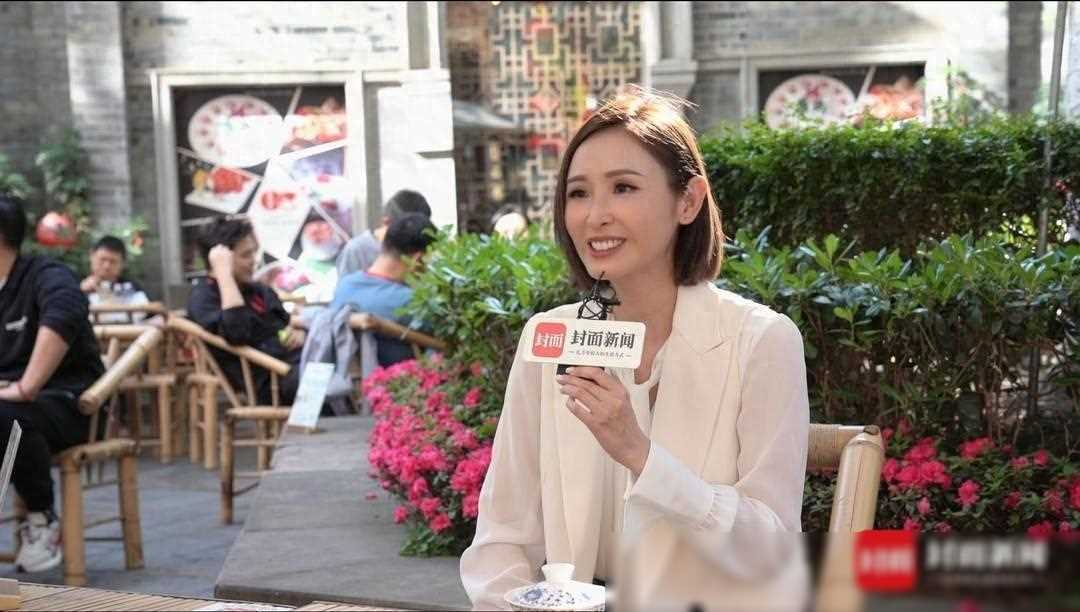 tvb主持人陈贝儿成都之旅品味火锅茶香畅谈无穷之路