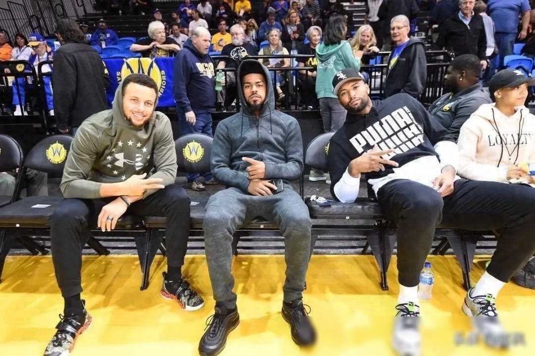 其中一个人就是奎因库克,他曾效力于勇士队和湖人队.