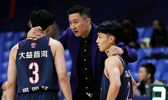 原创胡明轩从交易筹码到宏远最强超巨赵睿离开的涅盘重生