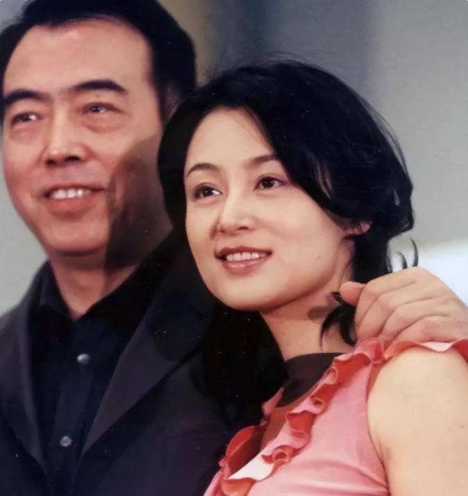 "大陆第一美人",陈凯歌对她一见钟情,55岁还酷似少女_陈红_倪萍_感情