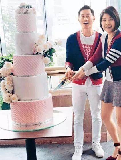 56岁前tvb男星仍心有余悸:我的车都散架_黄德斌_危害_知名度