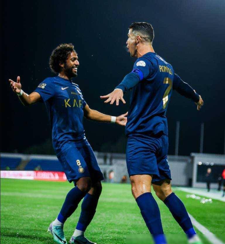 最终,ac米兰凭借伊布和队友们的出