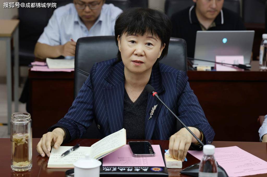 百度在线网络技术有限公司与成都锦城学院开展校企合作座谈会