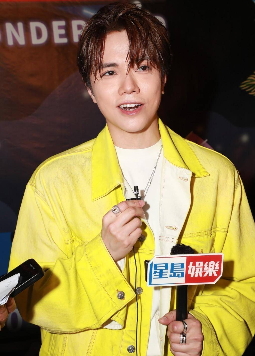 张敬轩自曝腰部受伤,怕失业将花3年读书!黄心颖老公避谈生孩子