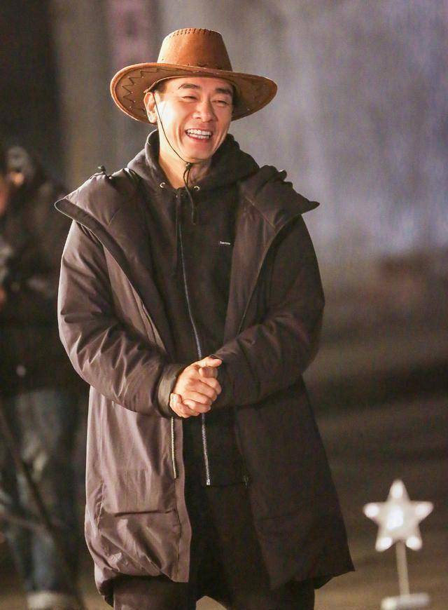 陈小春叫同龄人奶奶,奶奶得知情况表情变化,jasper反应出乎意料