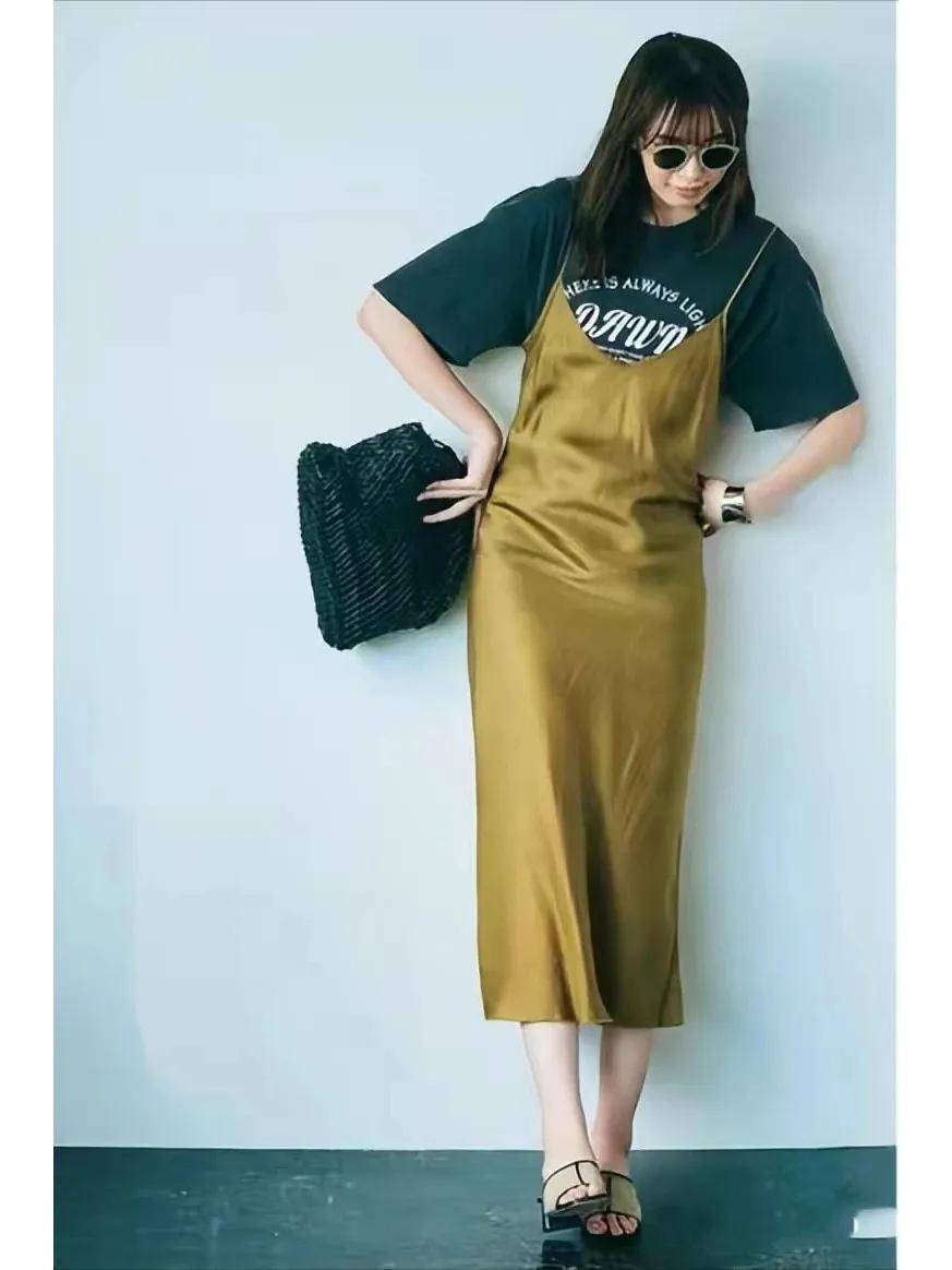 今夏最流行的t恤叠穿太时髦了