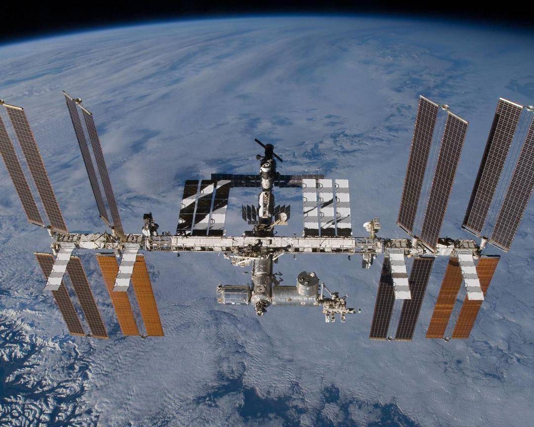原创太空温度接近绝对零度空间站为何没有保温反而要散热