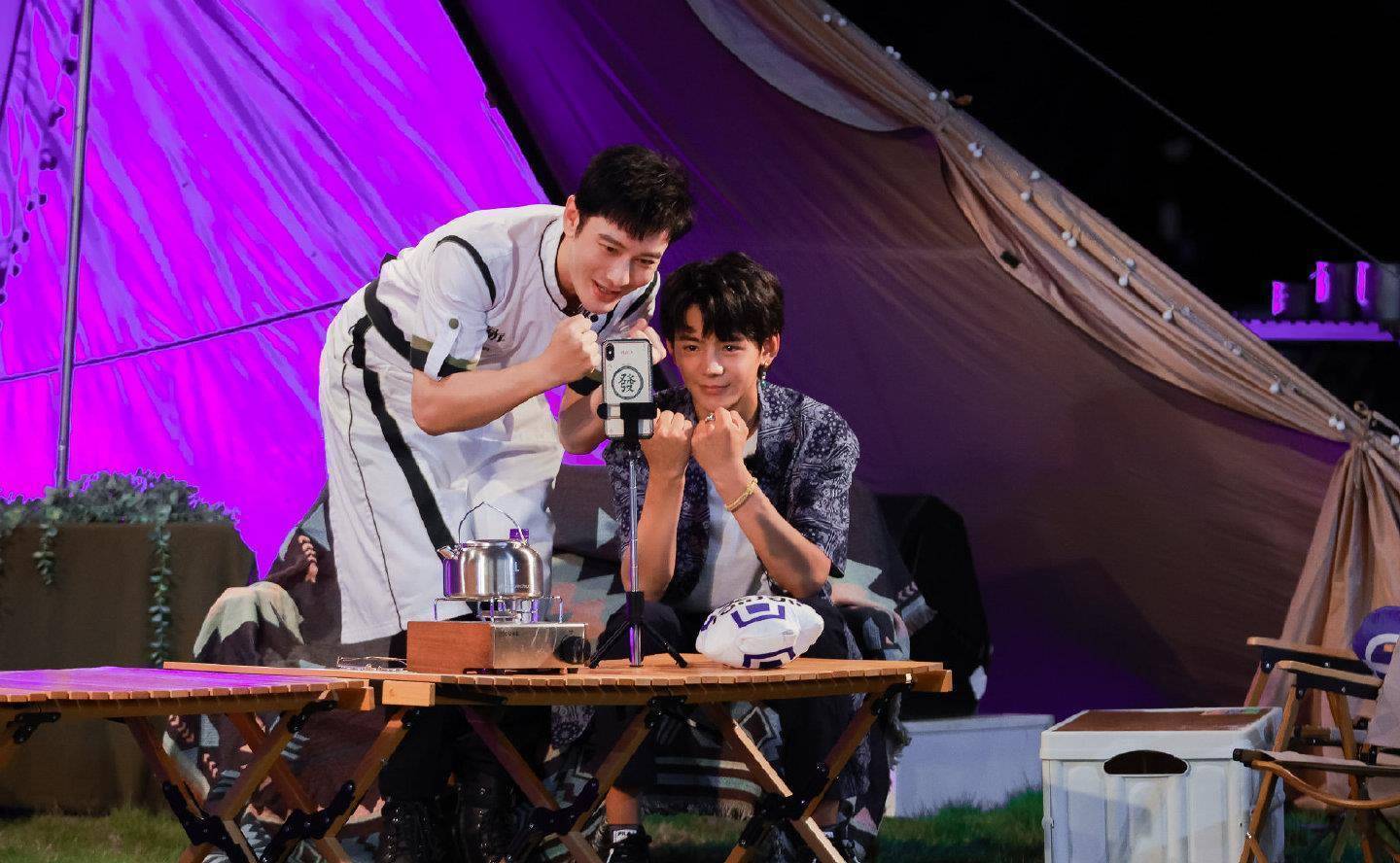 总是能够关注到他很多小情绪，相信在《中餐厅》度过的日子，丁真一定收获到了很多。