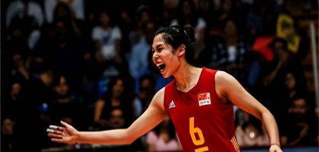 个子不高,但个人技术确实非常出色和全面,记得在去年的女排世青赛上