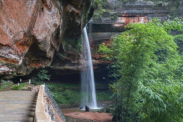 四川乐山必去八大景点本地导游推荐的四天三晚最佳游玩路线