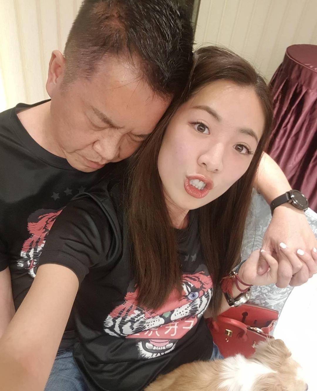 刘伊心官宣三胎,63岁富豪老公开心大笑,为其举办派对庆祝_丈夫_林志隆