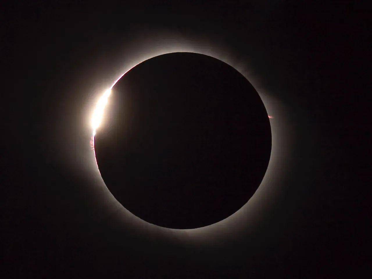 原创今年唯一一次日全食将在北美地区上演全食带宽达200公里