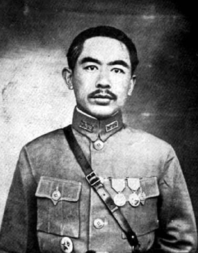 少将被用剪刀剪脚掌监狱中写书怒骂盛世才吸血鬼