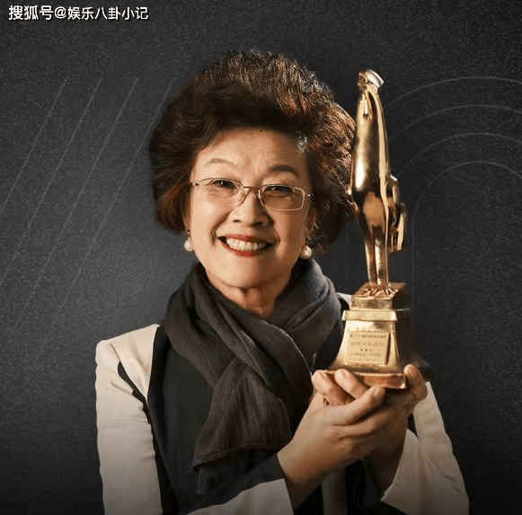原创她是国家一级演员与丈夫结婚46年零绯闻61岁终于当上妈妈